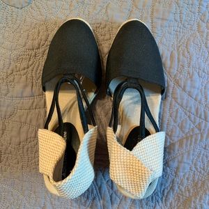 5/$20 ✅ Black wedge shoe size 8.5